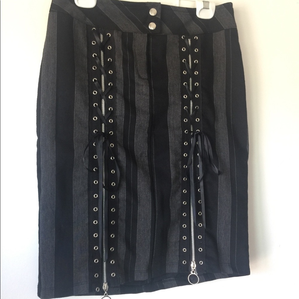 Black Orchid double zipper corseted pencil skirt